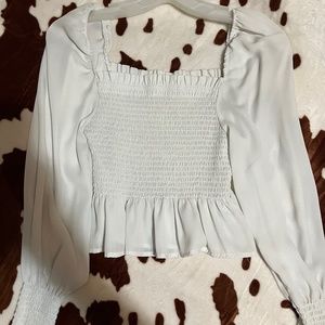 Beautiful peasant top puff sleeve shirt!